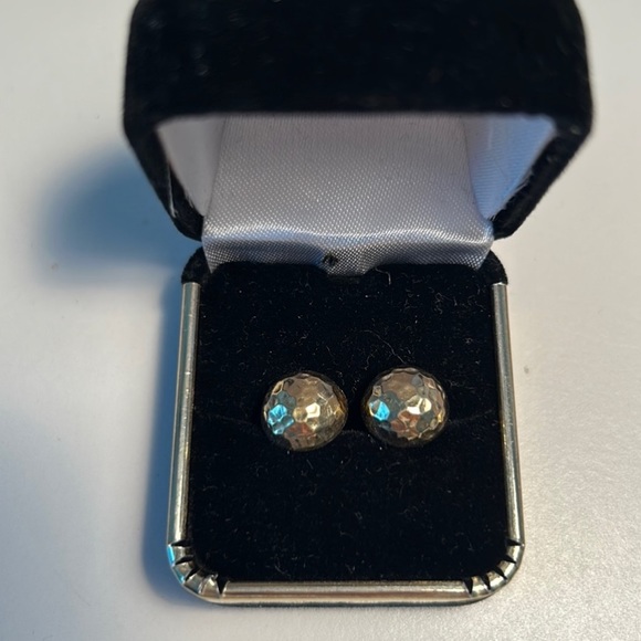 14K Gold Hammered Stud Earrings - Picture 2 of 4